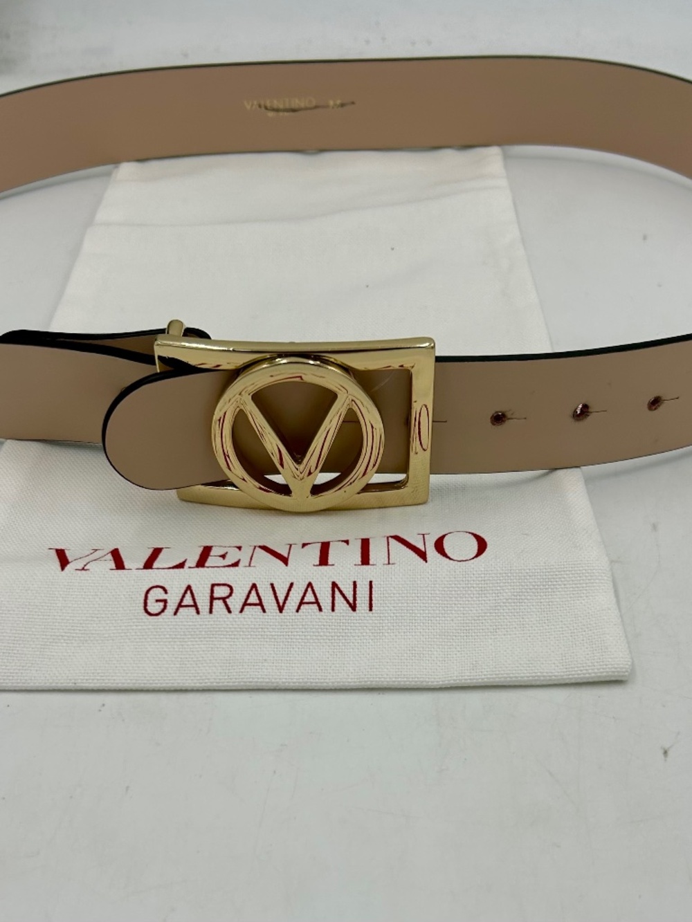Women’s Valentino by Mario Valentino “Giusy” Leather Belt. Size M/41”